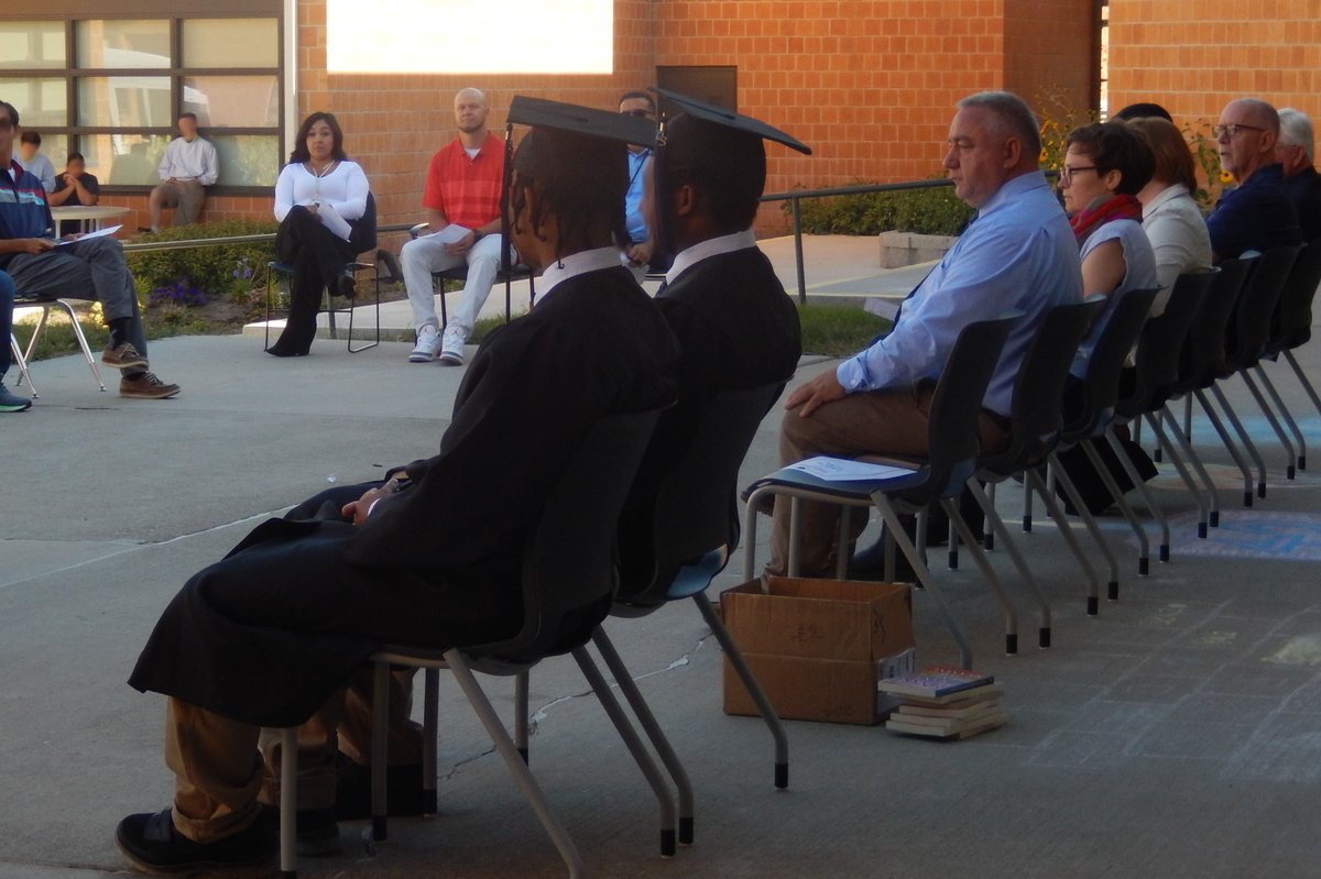 🎓Today we celebrate the achievements of two graduates who finished our Higher Education Incarcerated Youth Program. Learn more about this life-changing opportunity at academics.utahtech.edu/heiy #educationforall