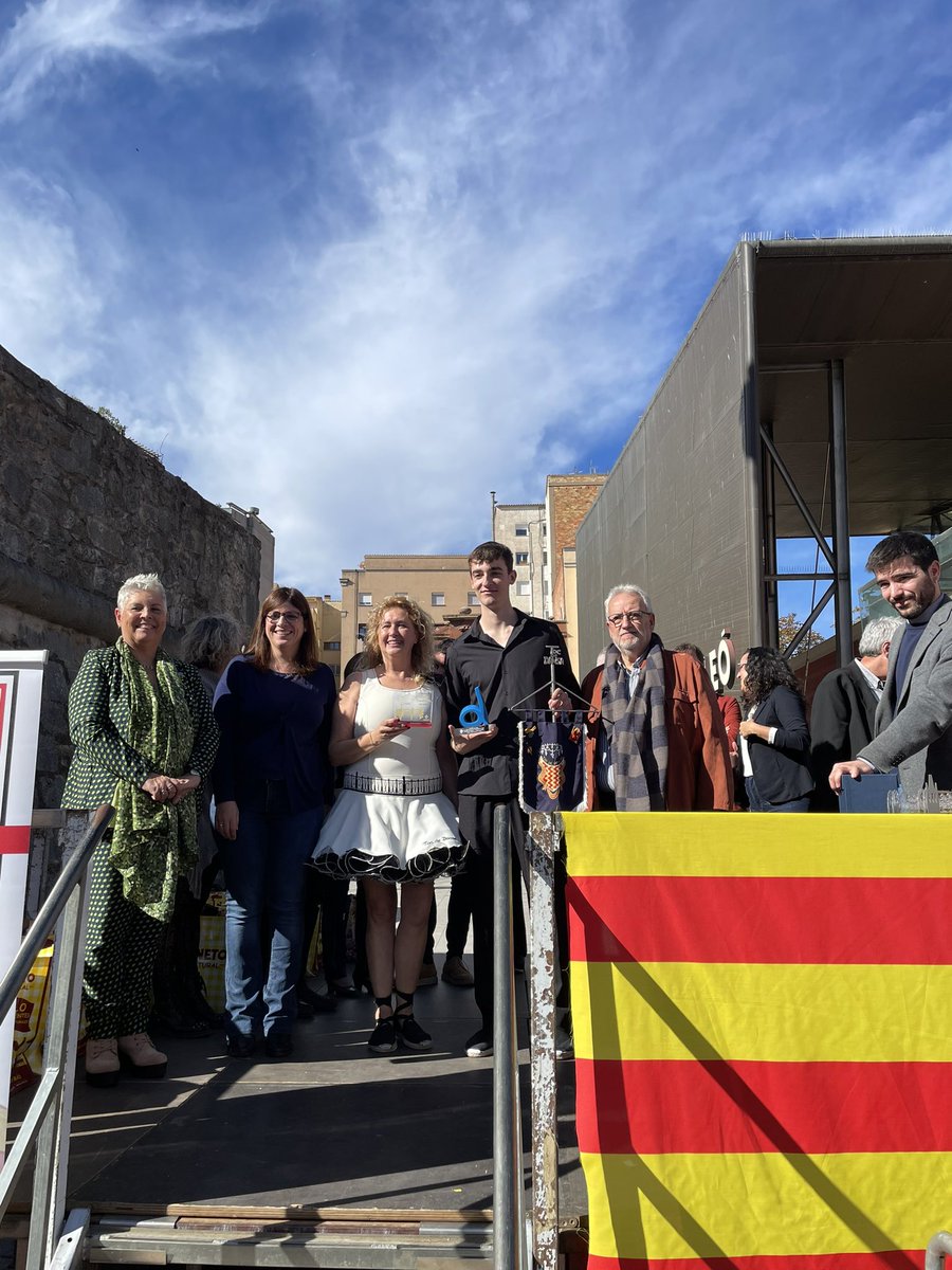 UCS1958's tweet photo. Colla Toc de Dansa, de #Tarragona campiona Veterana 2023 del Campionat de Catalunya de #sardanaesportiva després d’una emocionant final amb #sardana de desempat al concurs de #Girona Felicitats! @TarragonaDansa @Girona_Cat @cultpopular_cat @confsardanista #FiresDeGirona https://t.co/Ddhj1cii3K
