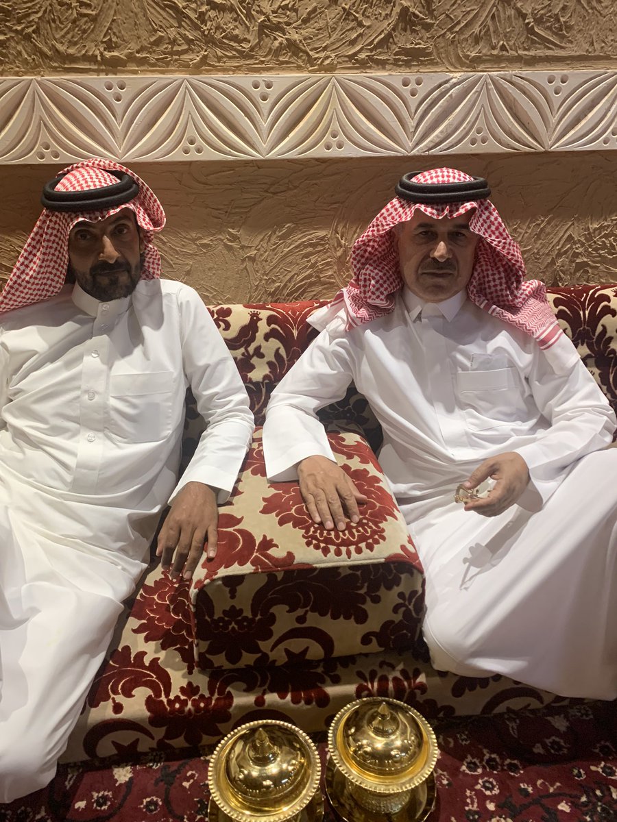 Ead999's tweet photo. ابي اسلم واتقهوى عند خالد و اتعلل
شيخنا اللي ما تضيق الارض دام انا نشوفه
ابلجٍ  وجه مثل نو السحاب  ليا  تهلل
سيرة الشيخ محموده و اهل الشيخ معروفه
#الشيخ_خالد_بن_عفاس_ابن_محيا https://t.co/XE9hfIfoid