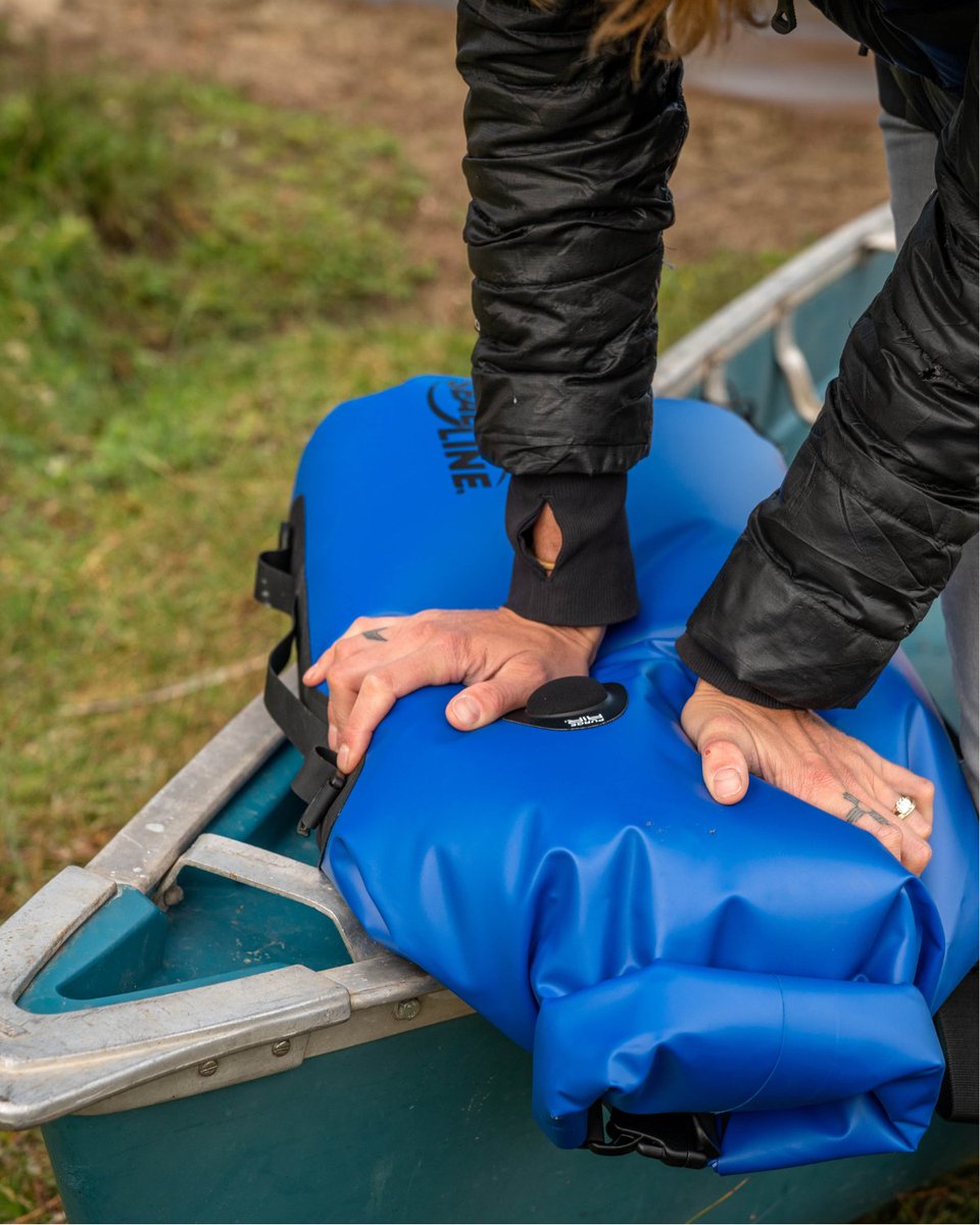 SealLine's tweet image. Don't miss out on our unique PurgeAir™ valve, which not only keeps your gear dry but also lets you compress the bag easily after sealing. It's the secret weapon for staying organized and maximizing your storage!
ow.ly/mVQf50Q1Ayn
📸: Ross Bernards (IG:@rossbernards)