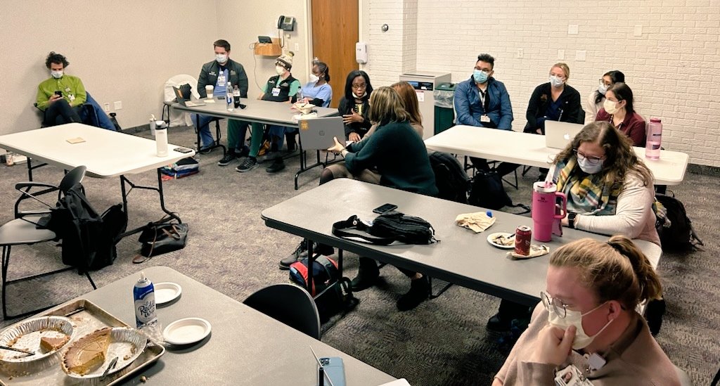 MNFamilyPhysicians (@mnfamilydocs) on Twitter photo MAFP COO <a href="/jami_burbidge/">Jami Burbidge</a> met with <a href="/NorthFamilyMed/">UMN North Memorial Family Medicine Residency</a>, yesterday, for advocacy training. The resident physicians then met virtually (pictured) with the park commissioner to advocate for more green space for North Mpls + equitable treatment of emerald ash borer across the city. MAFP COO <a href="/jami_burbidge/">Jami Burbidge</a> met with <a href="/NorthFamilyMed/">UMN North Memorial Family Medicine Residency</a>, yesterday, for advocacy training. The resident physicians then met virtually (pictured) with the park commissioner to advocate for more green space for North Mpls + equitable treatment of emerald ash borer across the city.