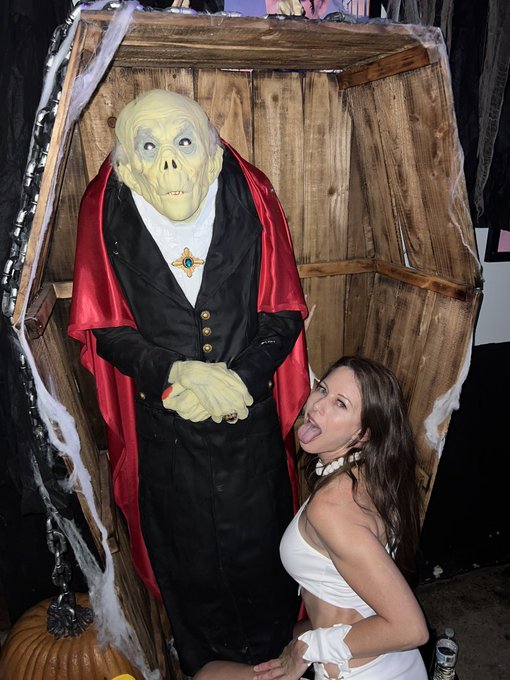 New boyfriend. Don&rsquo;t be jealous https://t.co/jsxotIgsbQ<a href="/tag/pineapple"class="tags"><span>#pineapple</span></a><a href="/tag/youarewhatyoueat"class="tags"><span>#youarewhatyoueat</span></a><a href="/tag/datingtips"class="tags"><span>#datingtips</span></a><a href="/tag/seggstips"class="tags"><span>#seggstips</span></a>