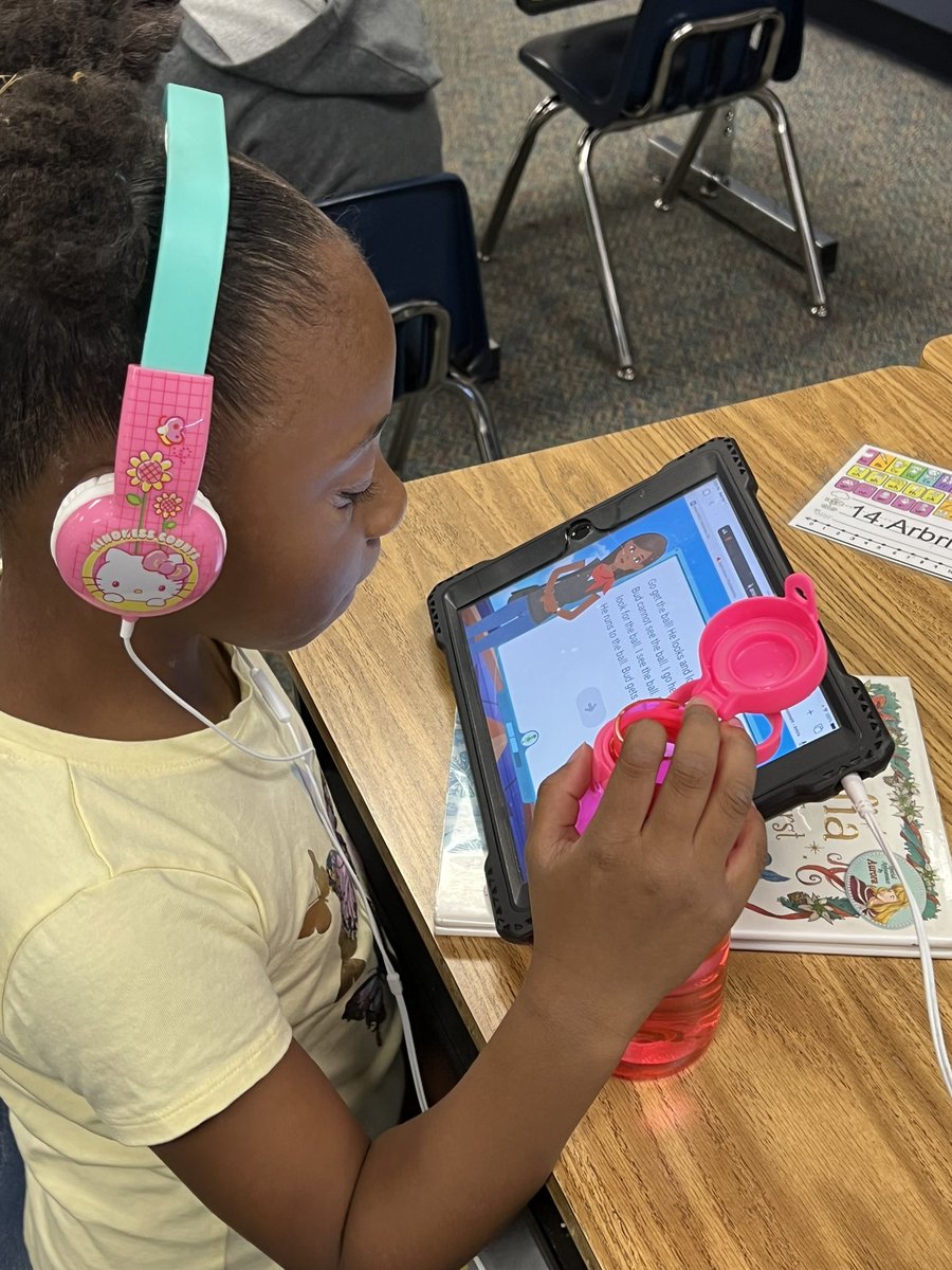 Listening to 1st grade students read is one of the most magical things! With @AmiraLearning students improve their fluency and teachers get immediate feedback to help their students grow! My heart is happy seeing and hearing the sounds of reading today! @WilmethLonghorn #mymisd