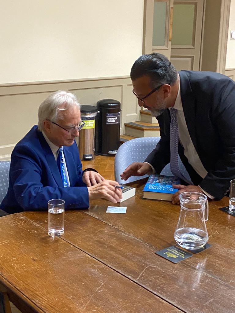 DjChe's tweet photo. @RichardDawkins Thank you professor Dawkins for your science lectures and books…. I have learned so much from your brilliant mind.♥️ https://t.co/UcwBAHdUcJ