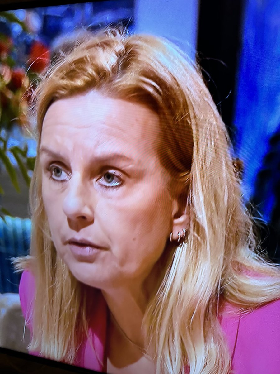 Al haar mannen gingen vreemd ! Dat is niet vreemd  #FirstDates