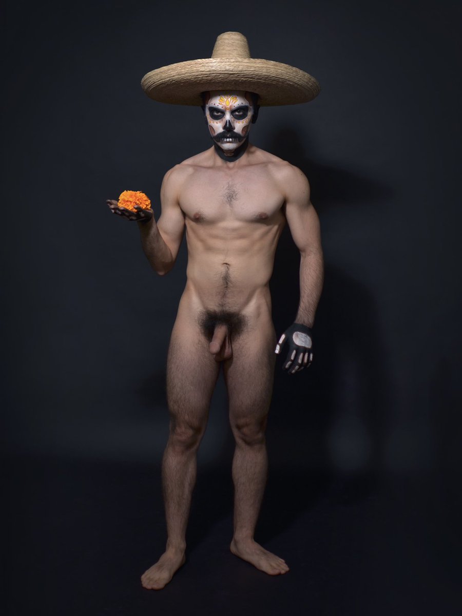 el_mazapata's tweet photo. Ya el Día de Muertos llega, yo lo festejo a mi manera. 

Fotógrafo: @joselbueno 
Modelo: yo, @buns_beard https://t.co/zX7nVAvuao