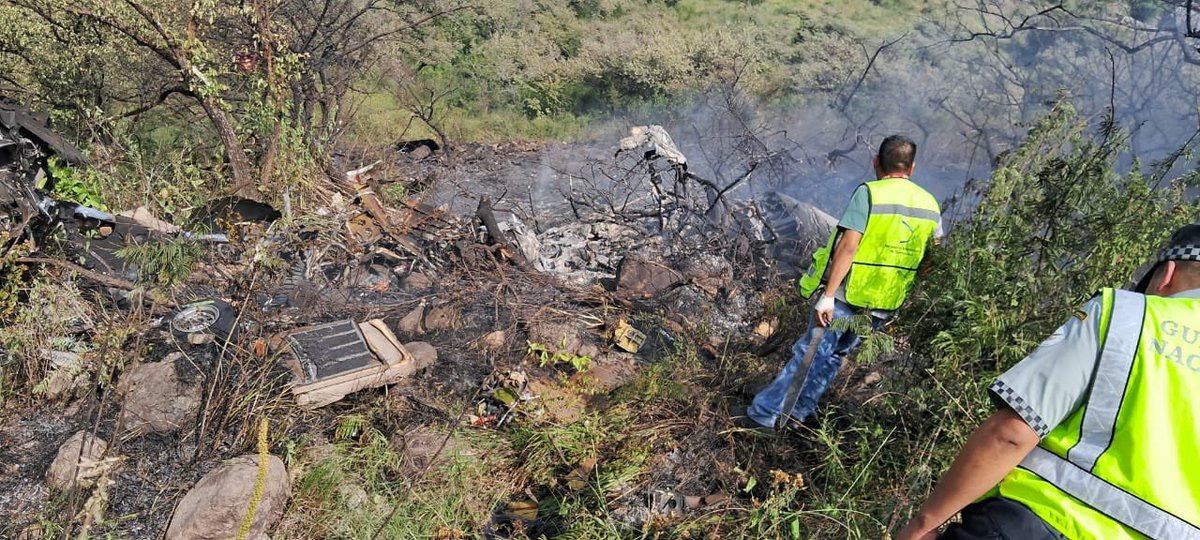 Da6681764710925's tweet photo. Primeras imágenes del #accidente del
#Learjet24 en el #Aeropuerto de Cuernavaca.
Era una #ambulancia #aérea. Se han recuperado las Grabadoras de Voz y Datos (#FDR y #CVR), comúnmente conocidas como " cajas negras https://t.co/vg6m6cZgUR