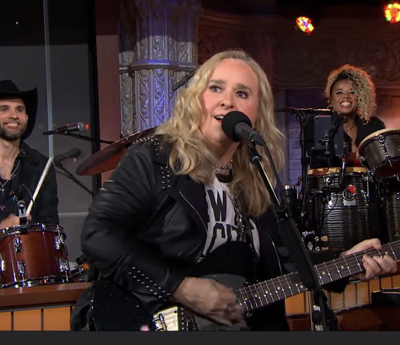 AndreaLauer's tweet photo. Where Legends pay homage to Legends : a nod to the classic cool @colbertlateshow @metheridge  #stylist https://t.co/Fz0exTyCWO