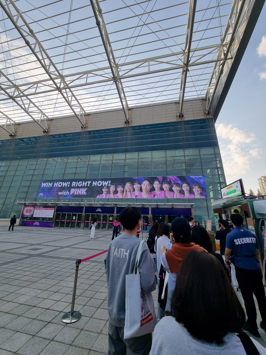 choisn41's tweet photo. 231009 출정식

#김연경 #kimyk10 #kimyeonkoung https://t.co/AQ87DNJLvo
