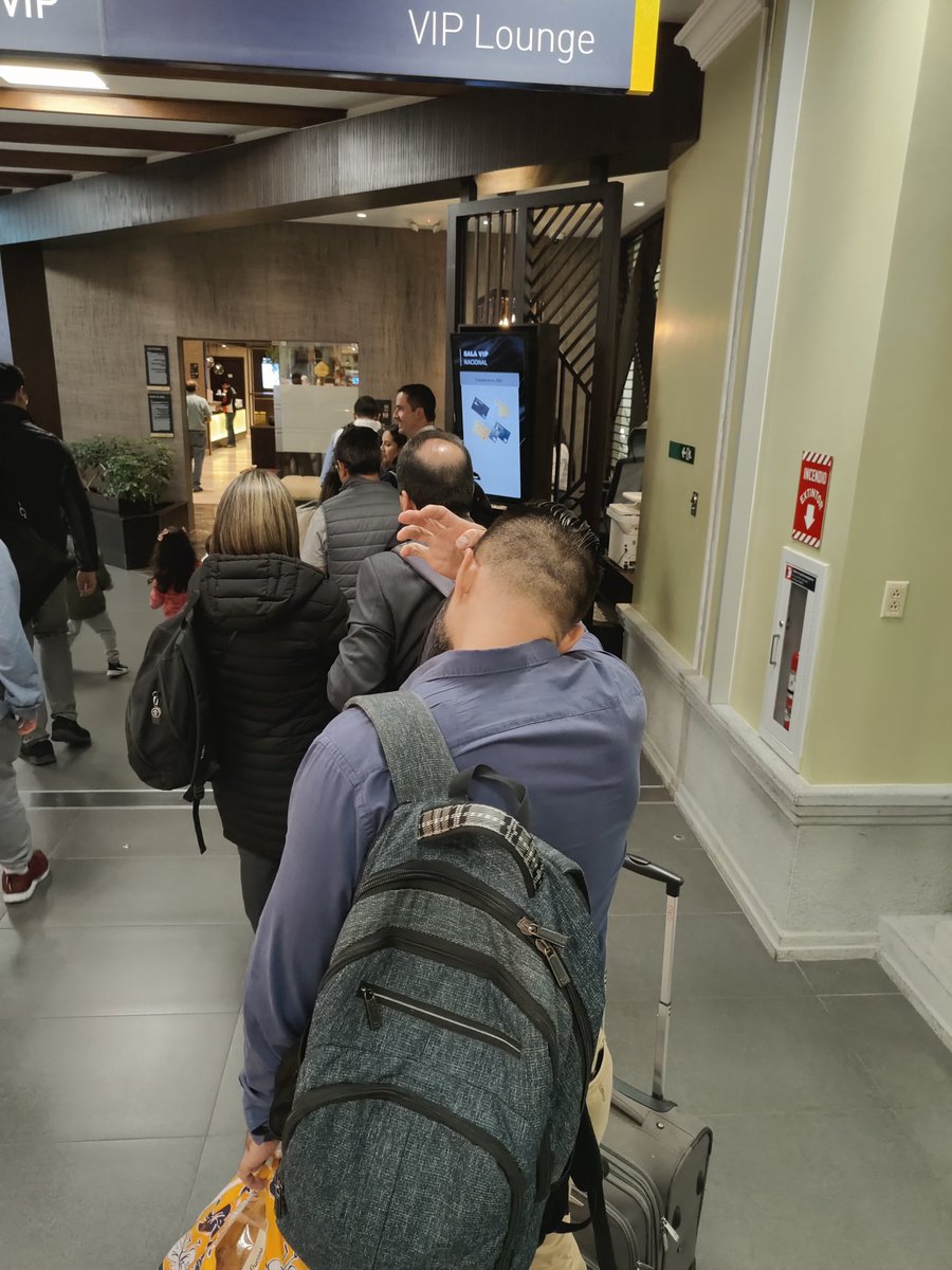 Y seguimos con el tratamiento "VIP" en el aeropuerto de Quito... <a href="/Quiport/">Corporación Quiport</a> #AprovechaTuEtaFashionCard