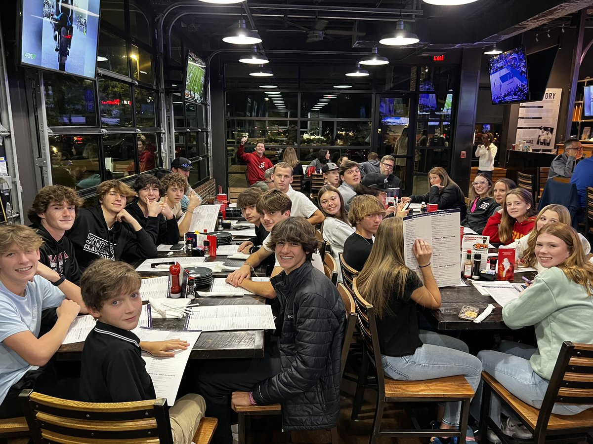 SYL_XC's tweet photo. Time to break bread together! Night before Sectionals! #Together 
#aggienation https://t.co/EV2NqhXj5r