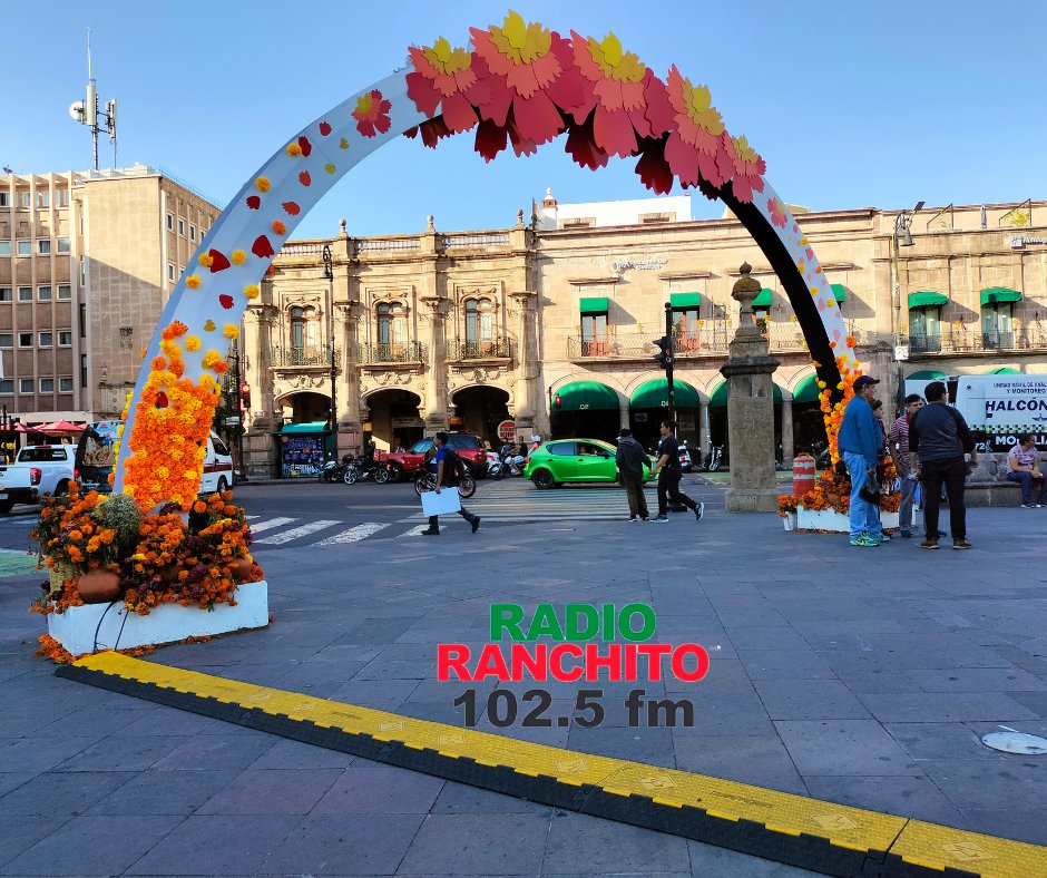 Radio_Ranchito's tweet photo. En el marco del las festividades por el #DiaDeMuertos asi luce el centro de #Morelia. 💀📷
📸@sifuentesmalu

#RadioRanchito #MegustaMas #DiaDeTodosLosSantos https://t.co/HB1Y46vAhQ