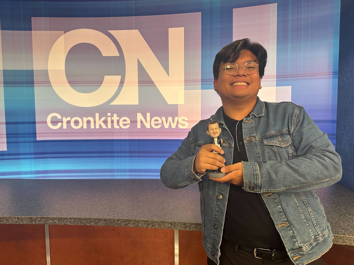 Kevin__Paguio's tweet photo. I would like to thank my @cronkitenews colleagues @KierstenEdgett and @kateduffyy, my fellow Wally recipients, for their hard work and determination.

I am privileged and honored to accept my third Wally! On to more wins! https://t.co/LHbEWSULOF