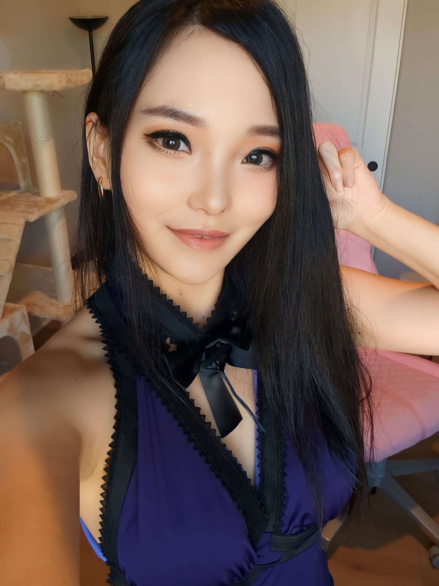 codemiko's tweet photo. 🎀👗💜 https://t.co/ab1yRFZXyJ