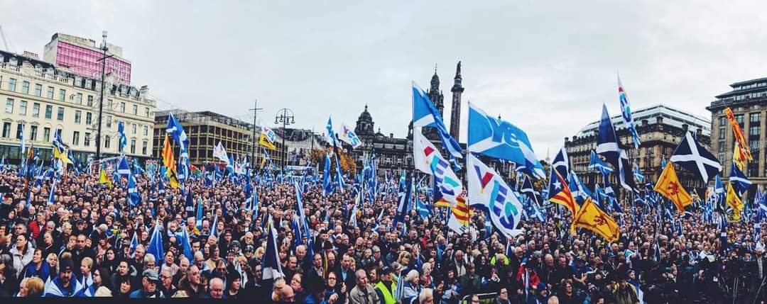 AwTroon's tweet photo. 2019. Freedom Square with Nicola Sturgeon. We want Humza to be our #FirstActivist. #ScottishIndependence #GTTO #Humza https://t.co/HrxdcVpzkv