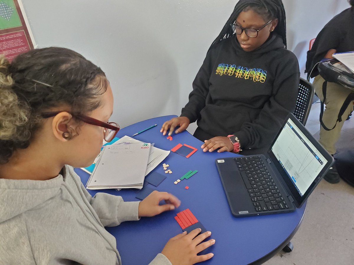 DemetriaRWilso1's tweet image. Students use Algebra tiles to support learning!
#multiplypolynomials
#factortrinomials
#quadraticfunctions