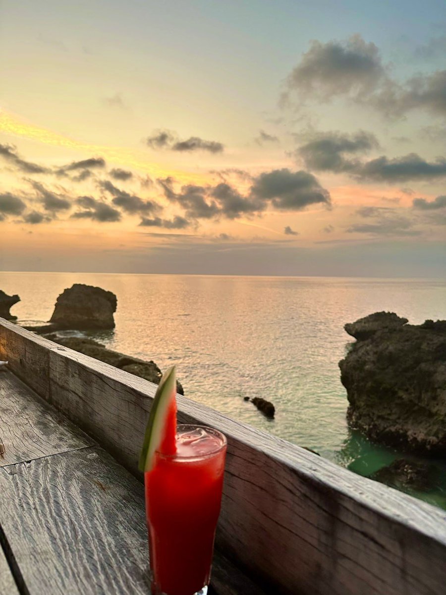 You may feel anxious or at a loss, but I want to say that there is a long road ahead. Once you have decided, just be firm.😎😎😎🥳🥳
