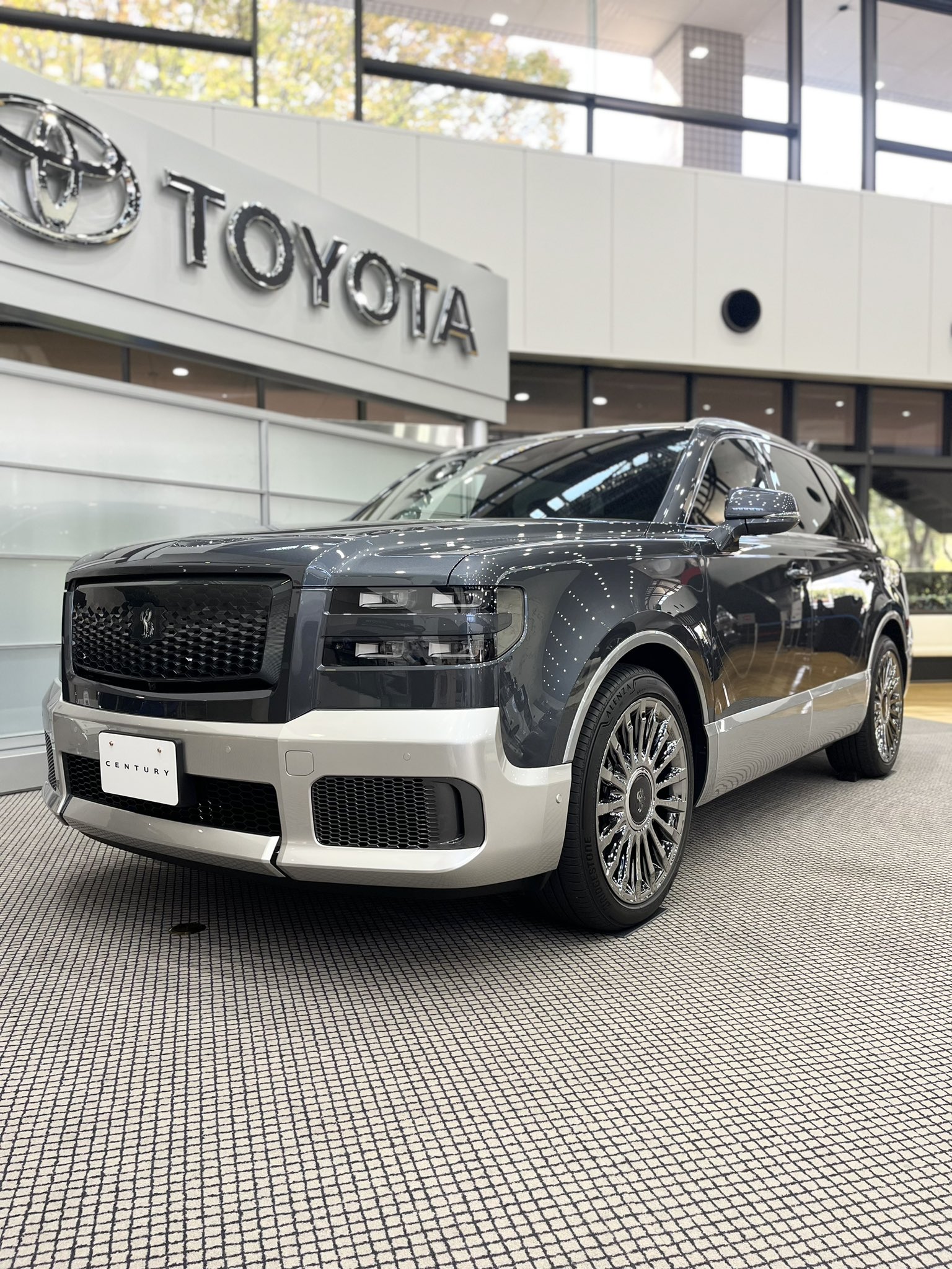 トヨタ　株主総会　非売品　GR MN CENTURY センチュリー【新品未開封】 値下 非売品トヨタ株主総会ミニカー GRセンチュリー 1/43 - メルカリ