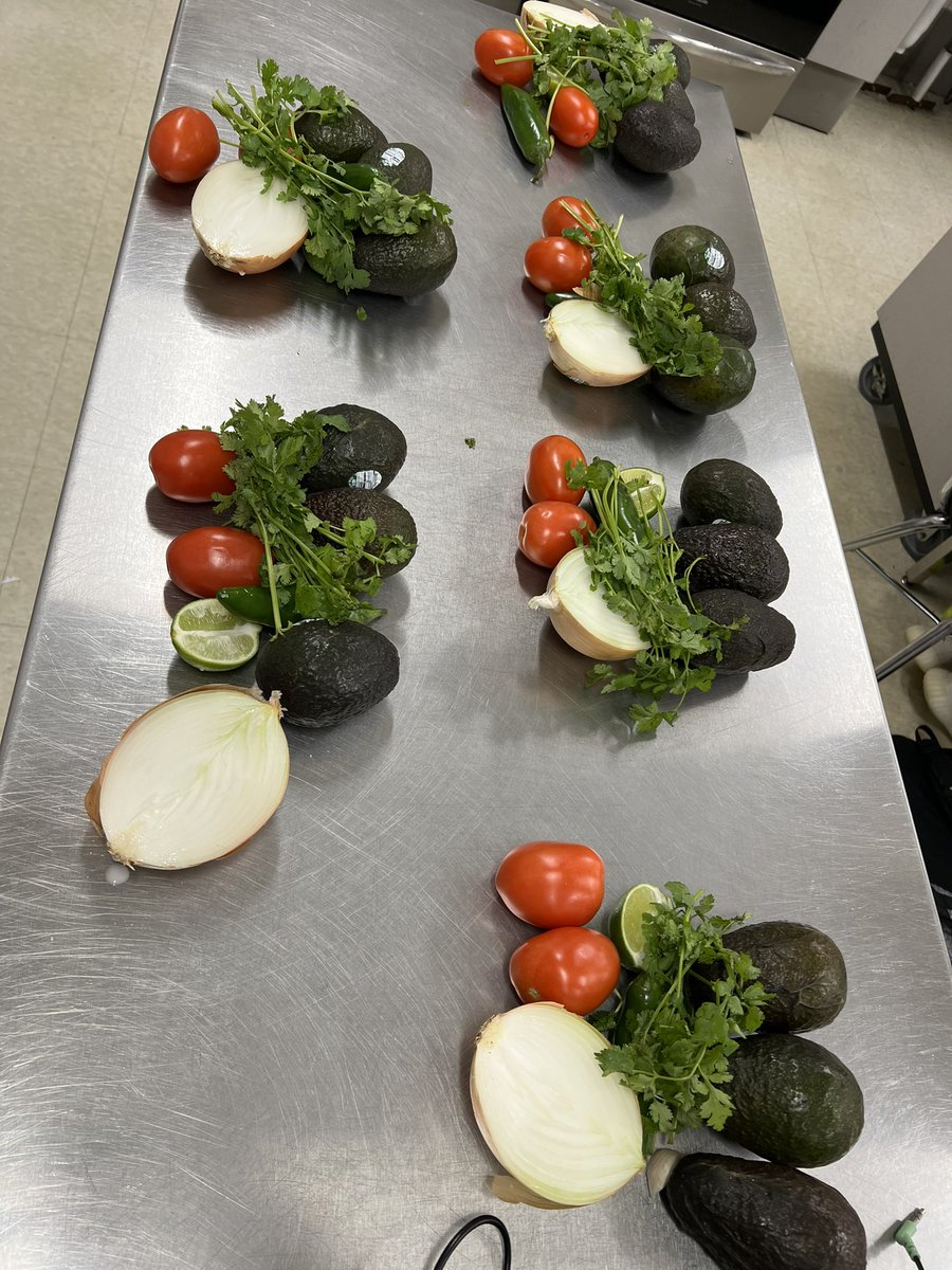 mrs_breiter's tweet photo. This can only mean one thing… it’s guacamole day in Culinary Skills! 🥑 #Peoud2bMPS #MNHSFCS https://t.co/pjeAcAJOOR