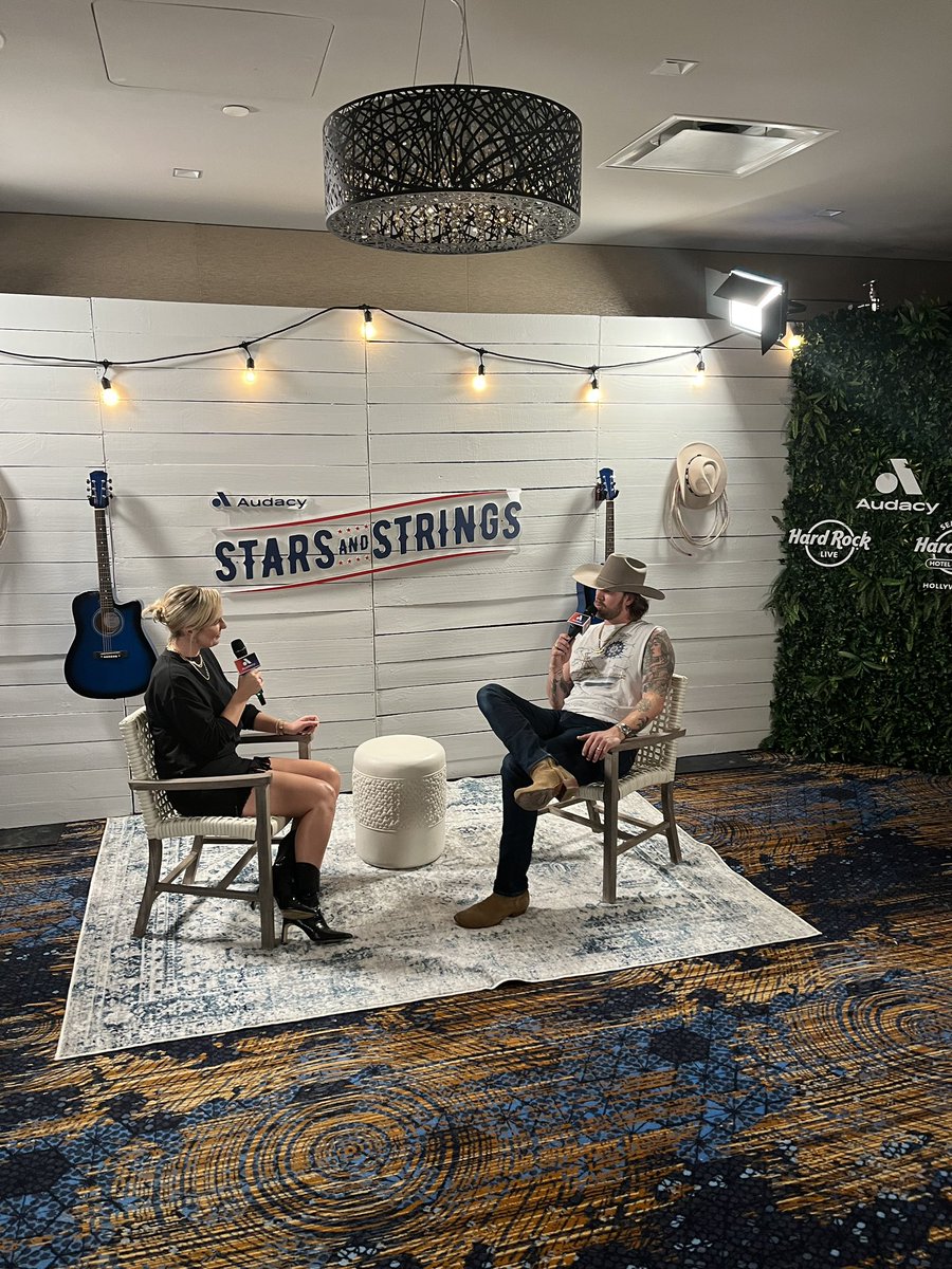 Our “Beach Cowboy” <a href="/PlayBkPlay/">Brian Kelley</a> is ready to crank up the tunes and put on his dancing shoes 🤠🌴 #StarsAndStrings