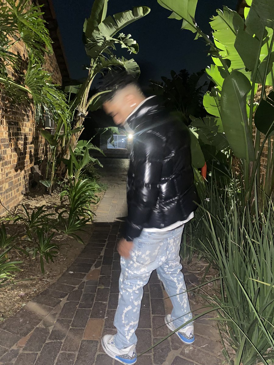 Isaiahbeen1's tweet photo. Monclear coat cuz the kidd the coldest 🥶 https://t.co/wBYTb77Pbc