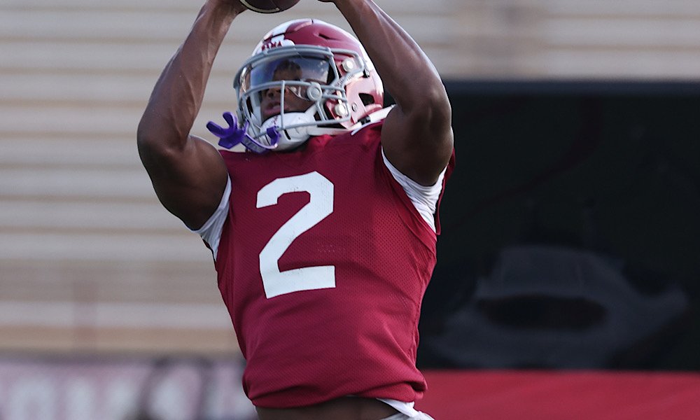 HaliDCameron's tweet photo. Alabama freshmen DB named Shawn Alexander Award Semifinalist @TDAlabamaMag 
#TDA #NickSaban #Alabama #RollTide #CalebDowns
Check out my latest:https://t.co/F0SgEvWa42 ………… 👀... https://t.co/OGxrhTT5tv