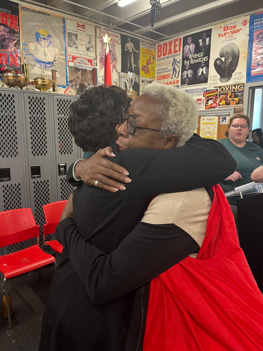 MarciIen's tweet photo. Despite being Canada’s national champion and a star in Europe in the 1920s and 30s - Larry Gains was never allowed to compete for top-level titles due to segregationist rules. Today at the Cabbagetown Boxing Club we unveiled a plaque in his honour. #BlackHistory  #TorCen #DYK https://t.co/J6nJbASVr3