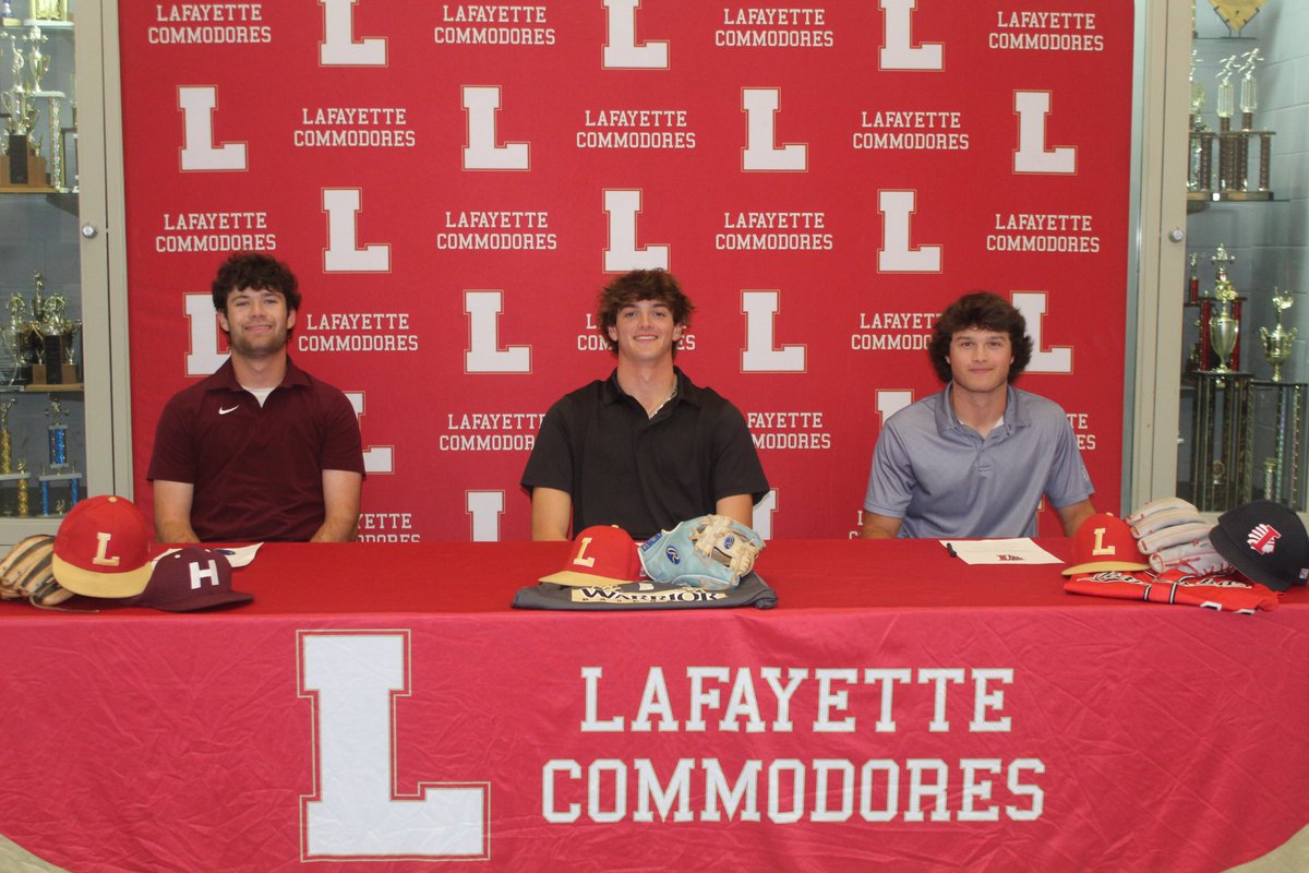 SIGNING DAY!! 
Brody Breithaupt (<a href="/HindsCC_BB/">Hinds CC Baseball</a>) Jake Melton (<a href="/ECCCBaseball/">ECCC Baseball</a>) and Aleck Farmer (<a href="/LetsGoICC/">ICC Athletics</a>) signed today to continue their baseball careers.