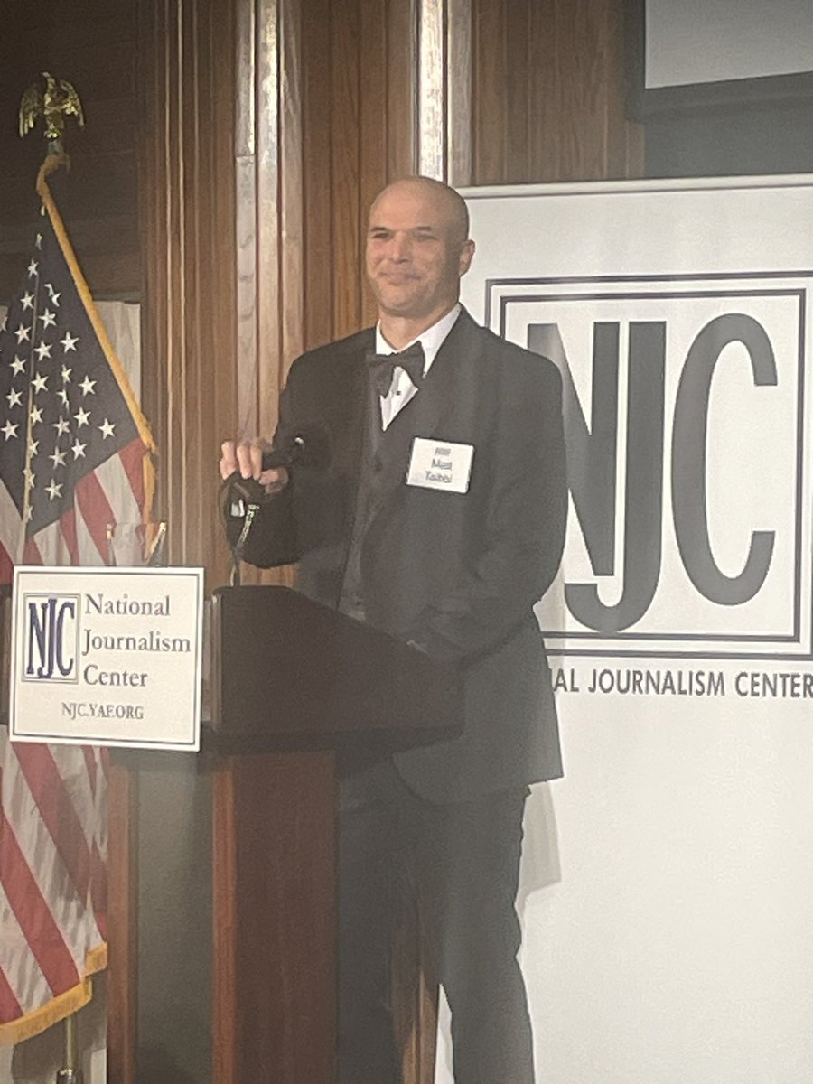 Congratulations to @mtaibbi , @bariweiss & @shellenberger for winning the first annual Dao Prize from the National Journalism Center tonight in recognition of their reporting on the Twitter Files Proud to know them all, proud to be here tonight This matters