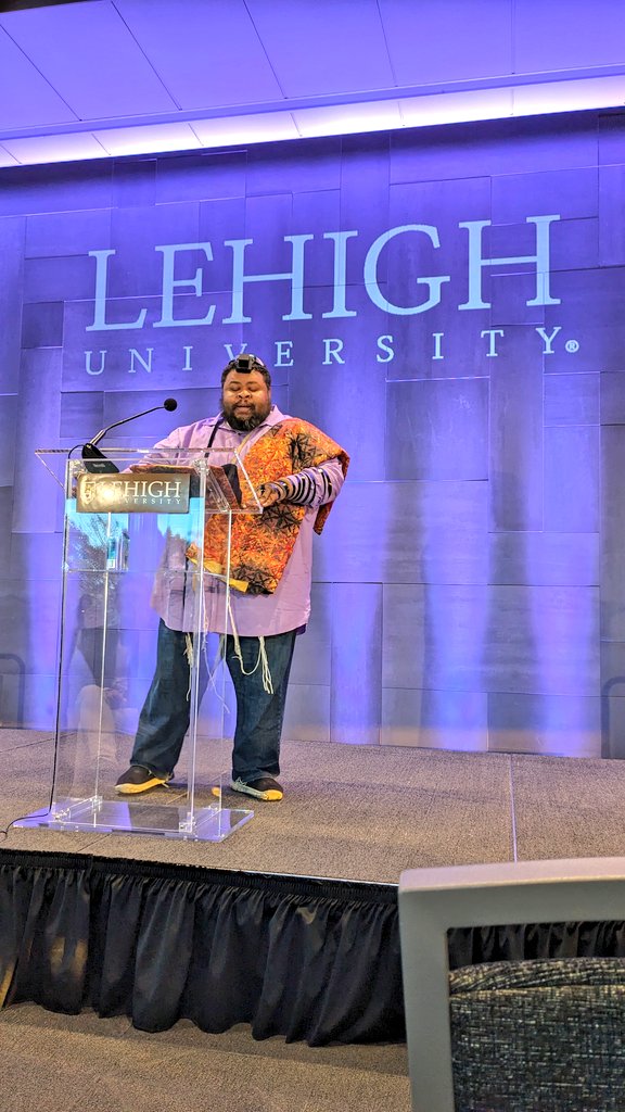 Hillary Glatt Kwiatek 🏳️⚧️ (@hillarykwiatek) on Twitter photo What an absolute joy it was to spend time listening to <a href="/KosherSoul/">Michael W. Twitty</a> tonight at <a href="/LehighU/">Lehigh University</a>. And getting to speak with him afterwards was truly a moment I had been waiting years for. Huge thanks to the Berman Center for Jewish Studies and <a href="/jeichlerlevine/">Jodi Eichler-Levine</a> for this amazing night. What an absolute joy it was to spend time listening to <a href="/KosherSoul/">Michael W. Twitty</a> tonight at <a href="/LehighU/">Lehigh University</a>. And getting to speak with him afterwards was truly a moment I had been waiting years for. Huge thanks to the Berman Center for Jewish Studies and <a href="/jeichlerlevine/">Jodi Eichler-Levine</a> for this amazing night.