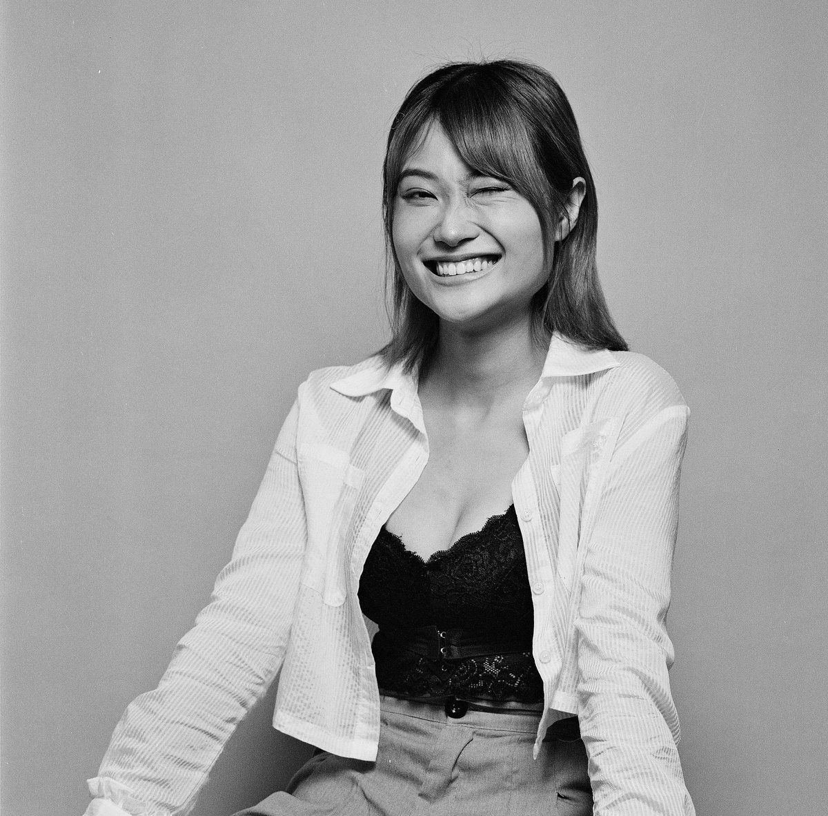 slyhk01's tweet photo. Portrait with new film …
#ilfordXP2
#hasselblad500cm
#portraitphotography 
#filmphotography 
#argentique 
#portrait
#hongkong 
#blackandwhitephotography https://t.co/lWvomwIONq