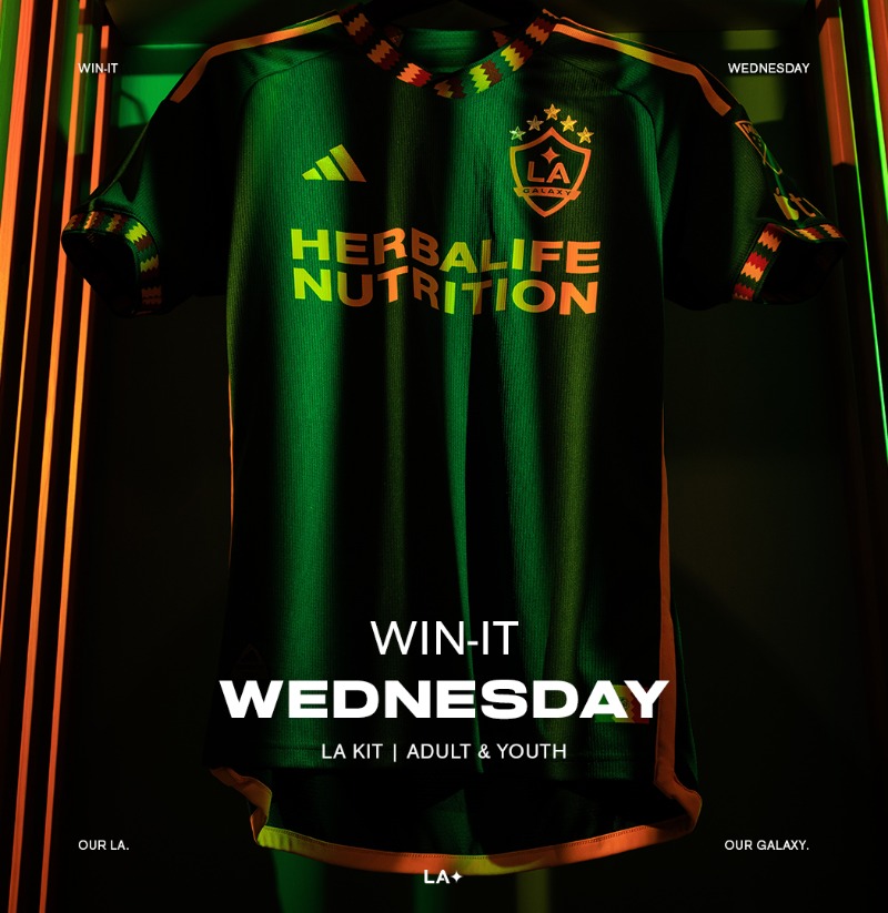 LAGalaxy's tweet photo. #WinItWednesday IS BACK 🚨

Enter to win an Adult &amp; Youth LA Kit ✨

To enter:
💚 this post
🔁 this post
🖱️ enter here 👉 https://t.co/XqgjGpjebw