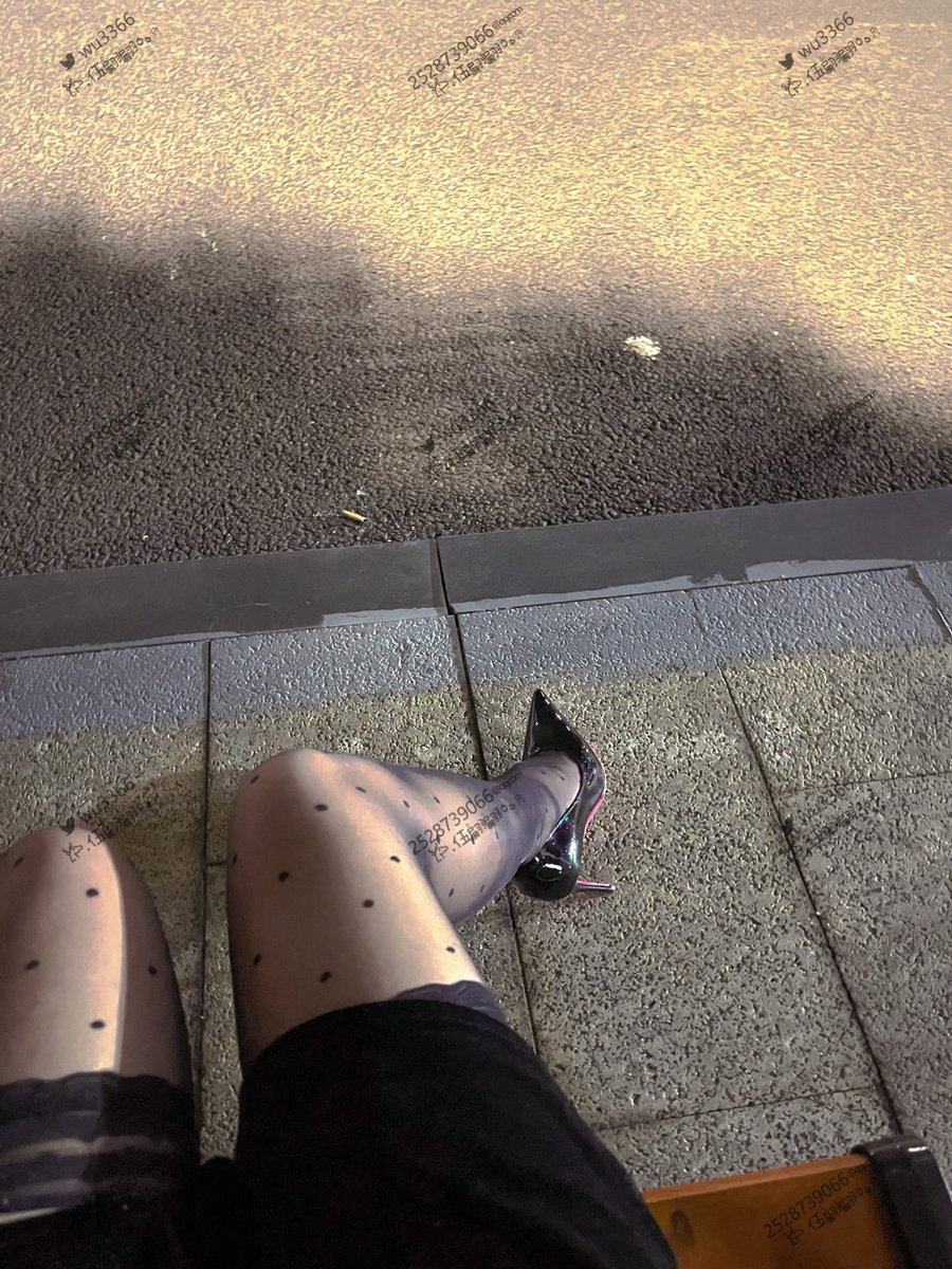 福利姬伍翩翩分享的黄推图片2 - 网红私拍内容