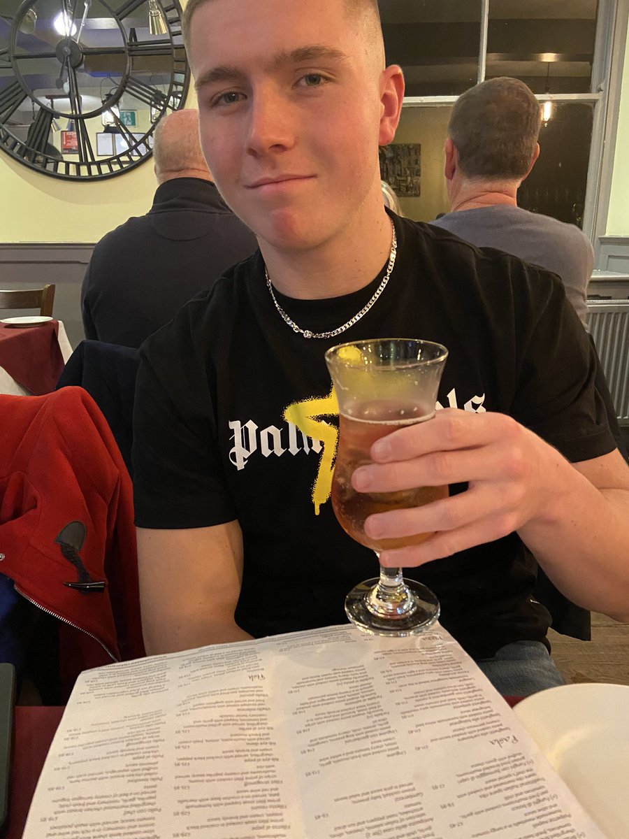 ClaireGalt's tweet photo. Harry’s first legal drink #18today https://t.co/IPCOCkj5zn