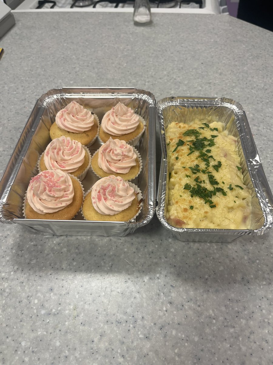 MrsLynchHE's tweet photo. Savoury Macaroni &amp; Vanilla Cupcakes today😋 https://t.co/fN6LU0b5uE