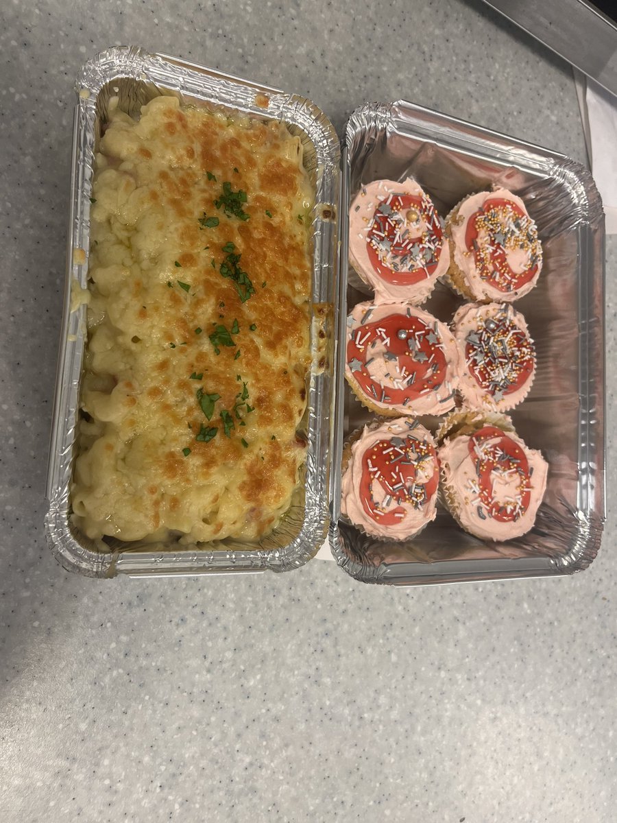 Savoury Macaroni &amp; Vanilla Cupcakes today😋