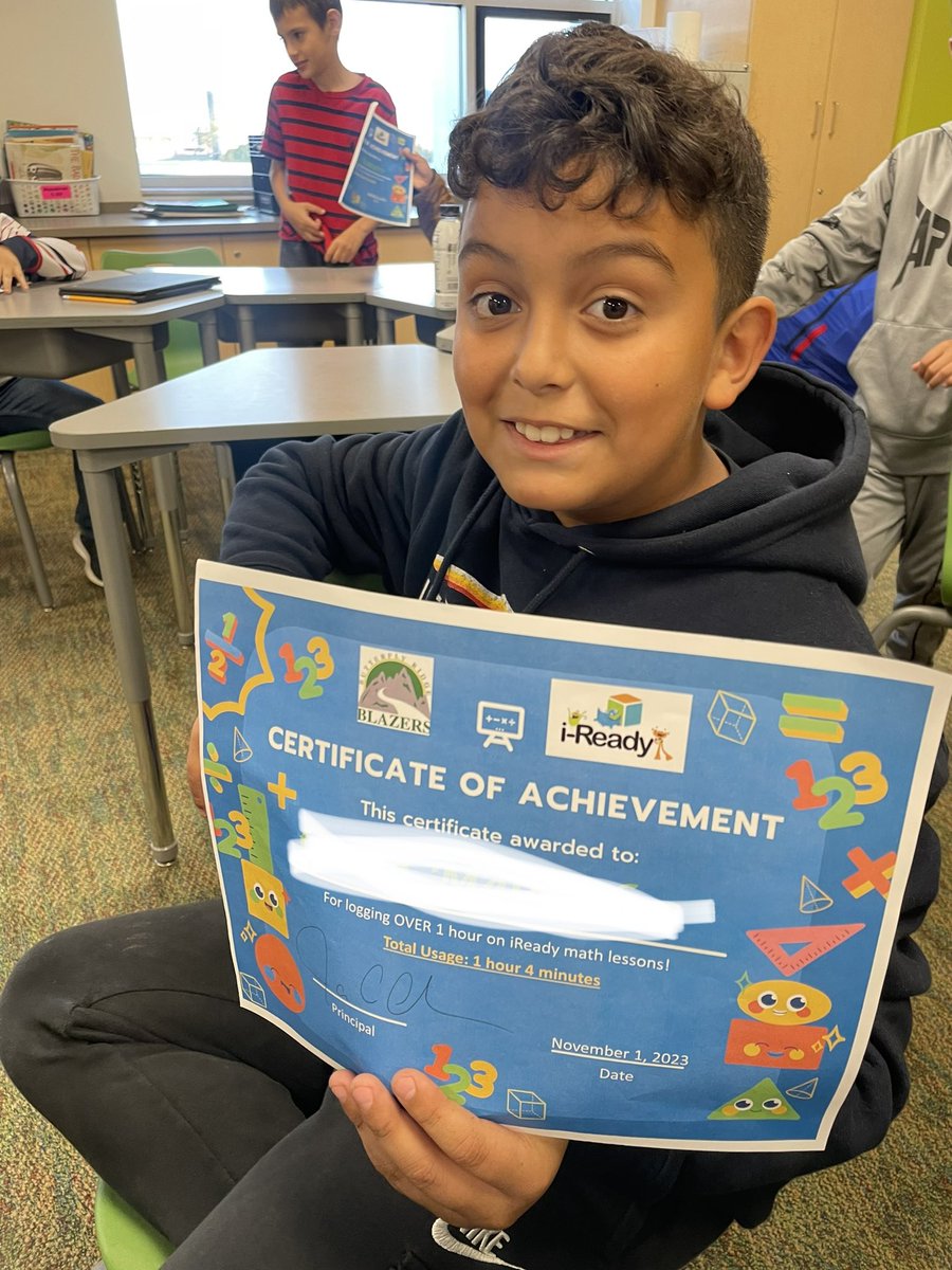 ButterflyRidge1's tweet photo. Four tutoring students received an award signed by Mr. Anderson today for logging 100 extra minutes of iReady study time over the weekend!!!They are here after school & after Halloween last night, pushing forward to reach
their goals!! #youbetta #watchus @FCPSTrailblazer https://t.co/HU6HyCfpDq