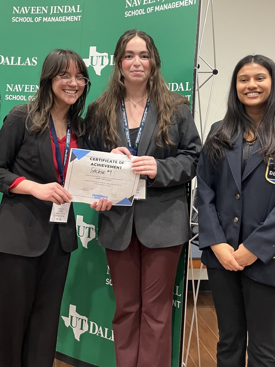 SachseDECA's tweet image. Hey Hey! It's #DECAMonth! 🔷🔷🔷🔷 Let's celebrate our first year members and our awesome day at Mock Conference! #ExperienceDECA #RunMustangsRun🐎