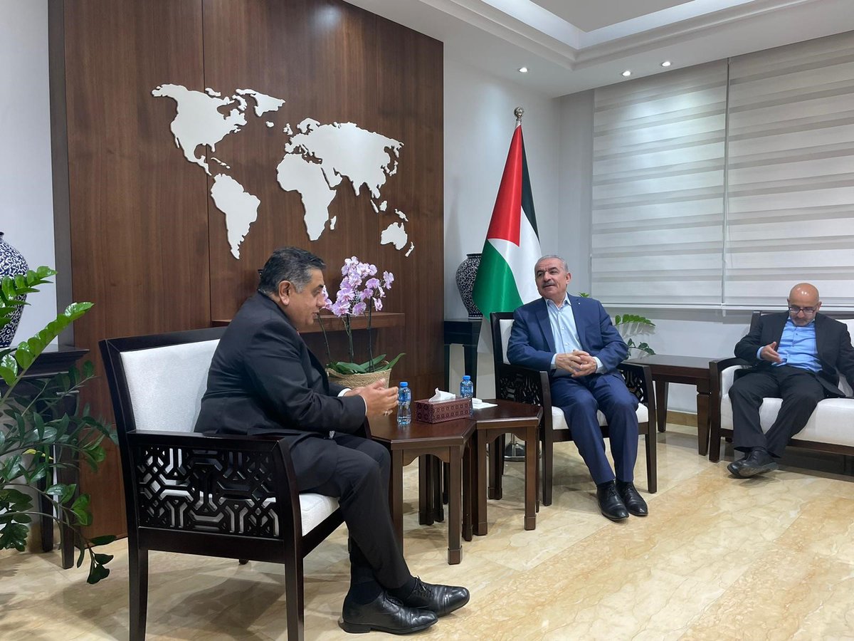 I met Palestinian leaders to reiterate UK support to the Palestinian Authority in trying to establish stability. We agreed on the need for humanitarian access to allow aid to reach those in need. 🇬🇧 will continue to work with partners in the region to deliver a two-state solution