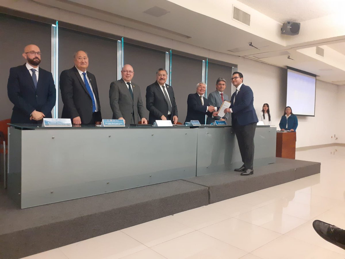 Hoy celebramos con los egresados de excelencia de la <a href="/uanl/">UANL</a> que recibieron el #PremioCeneval, los invitamos a poner al servicio de la sociedad su talento para lograr el México que necesitamos.