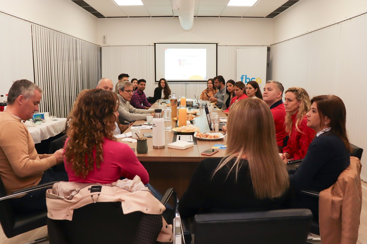 Compartimos junto a la ministra  <a href="/LauraJureCba/">Laura Jure</a> un encuentro muy enriquecedor con las instituciones del Ecosistema Emprendedor de Córdoba.
Conversamos sobre la realidad del sector y trabajamos de cara al inicio de la Semana Global del Emprendimiento
<a href="/EECBA/">EECba</a> 
#CórdobaEmprendedora