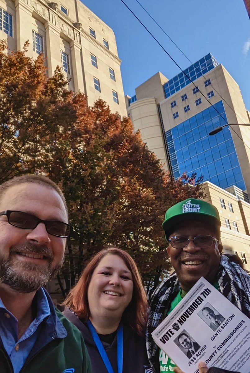 voteyesforjess's tweet photo. Yesterday morning, AFSCME staff and I greeted county employees on their way to work. https://t.co/mr8Bd1VsFL
