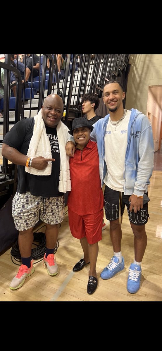 Ryan Larson tweet media