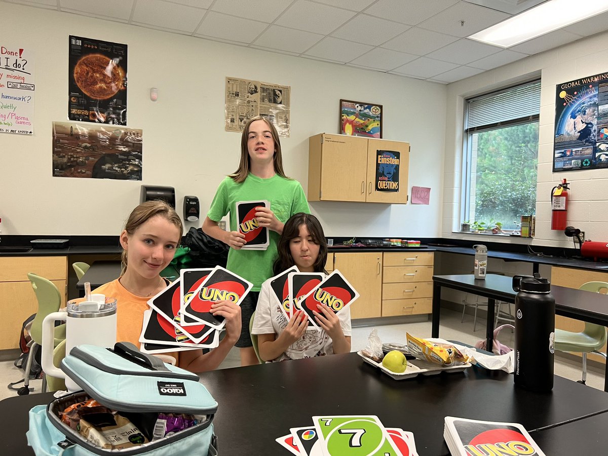 sciencewithmro's tweet photo. In lab 1602, had a great lunch group yesterday and today. We broke out the Giant UNO cards! Great time, but they are not easy to hold. Got the win yesterday, but was defeated today. Until next time… #owlscience2024 https://t.co/FmvqkOuAmI