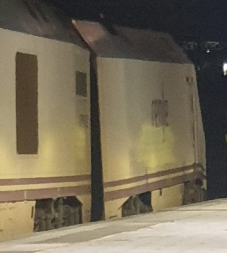 CopeExtremadura's tweet photo. 🔴| ÚLTIMA HORA

Una más del tren extremeño: el Alvia acumula más de 30 minutos de retraso en el trayecto entre Cáceres y Badajoz.

➡️ Se ha cambiado a los pasajeros de tren, según nos cuentan, por una "incidencia técnica". 

🔗 https://t.co/FgZVxnqlwl https://t.co/qeXrcM0biM