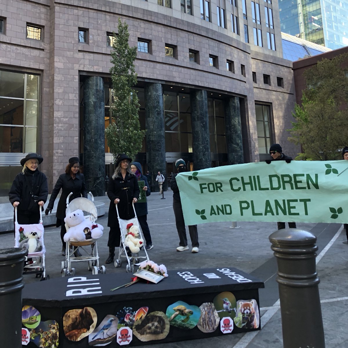 GreenFaith Charlotte NC is hosting a Requiem for the Children ritual of mourning in front of @BankofAmerica @WellsFargo and @Chase branches, for the devastation caused to children and future generations by their fossil fuel financing. #Faiths4Climate #StopFundingFossils
