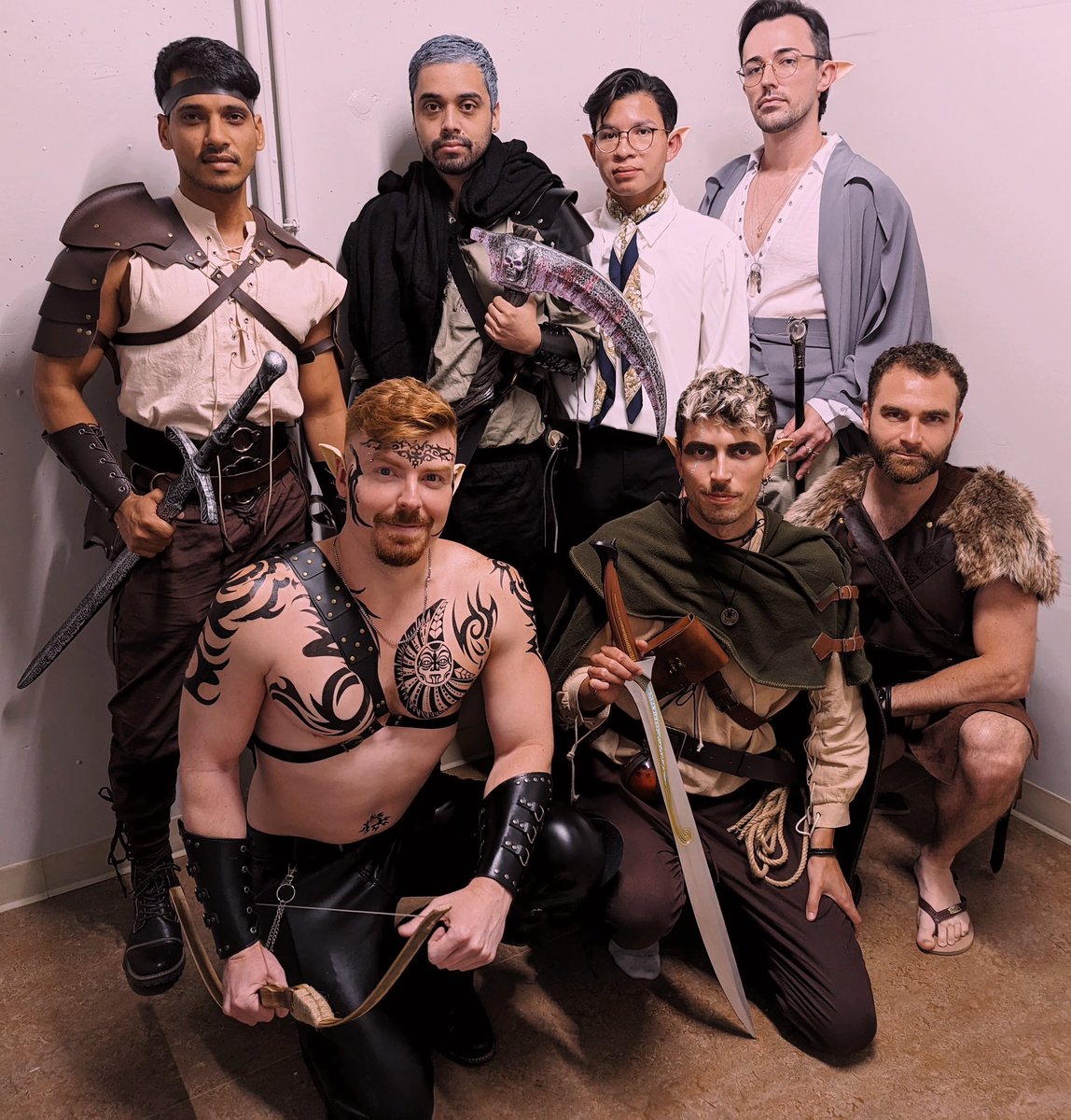 xRingleader_'s tweet photo. I’d say my first cosplay rolled a natural 20 (that’d be a critical success for all you humans). This Half-Elf Rogue spent 2 months planning and putting this costume together and couldn’t be more proud of the turnout. I’m also very blessed to have such a great D&amp;D party [1/2] https://t.co/x5PciK1HyP