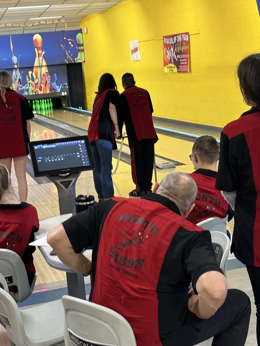 SM_NORTH_HS's tweet photo. SMN UNIFIED BOWLING TEAM HAS  SPECIAL BOND!!! #braclets ⁦@SMNorthBooster⁩ ⁦@SMNorthPTSA⁩ ⁦@SMNPepClub⁩ https://t.co/CwtcTDjUOv