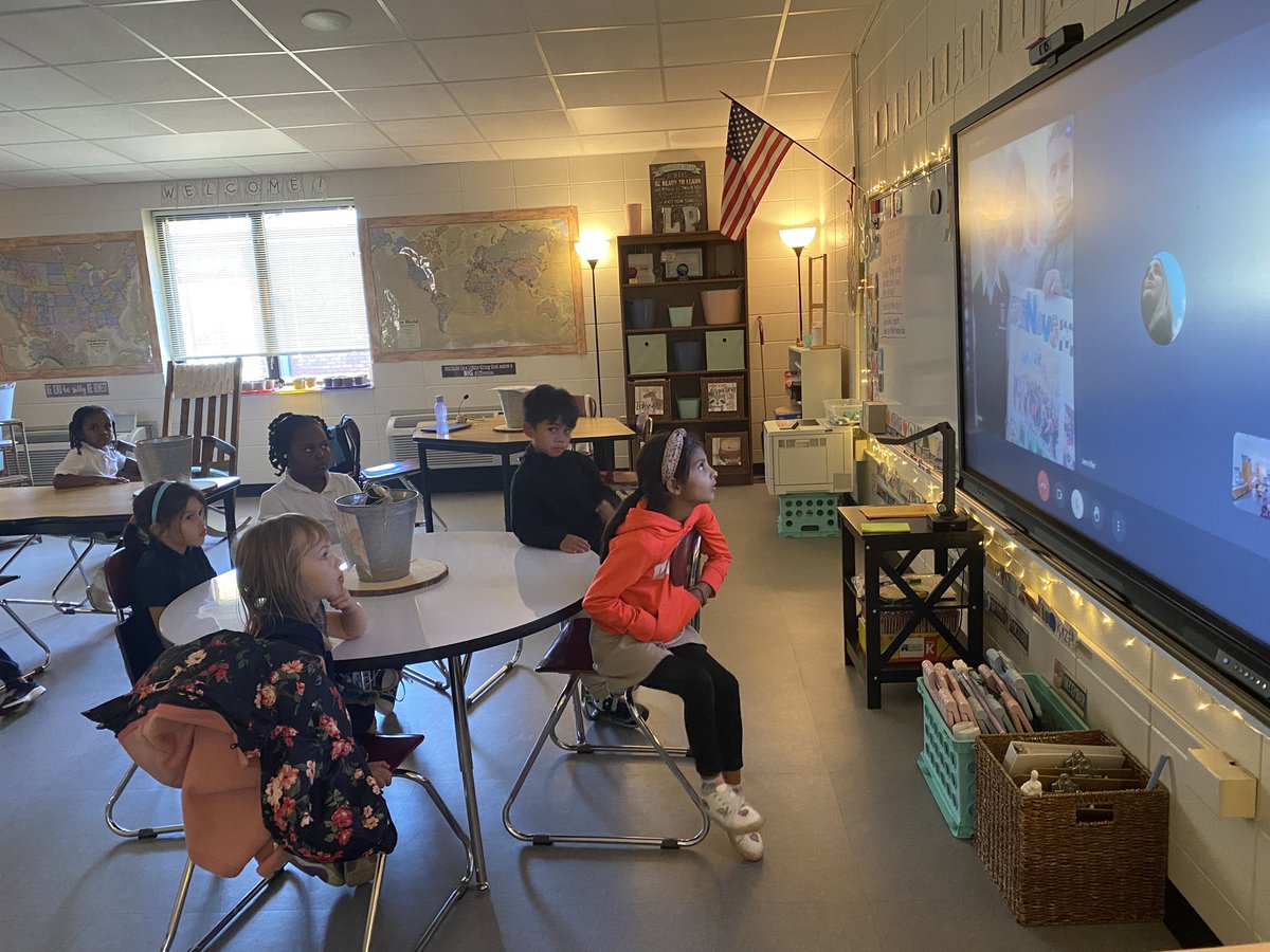 MrsLP_tce's tweet photo. Our class got to enjoy a live lesson about Día de los Muertos and other cultural traditions today with a third grade class from Mexico! The students presented their projects to us and allowed us to ask questions! #ITeachESOL #creekSTANDARD #BeyondOurWalls https://t.co/OOx9u4g9eA