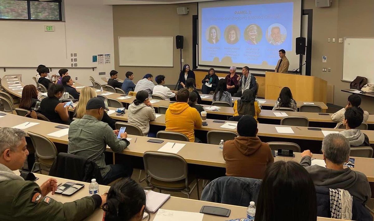 GirmayZahilay's tweet photo. Couldn’t be prouder of our Build the Bench initiative growing &amp; supporting 70 attendees, including dozens of young leaders, at the first Youth Leadership Summit! Thank you to my @buildthebenchWA team, @OsmanSalahuddin, and our East Side elected officials who organized and joined https://t.co/b5KQrVNZHj